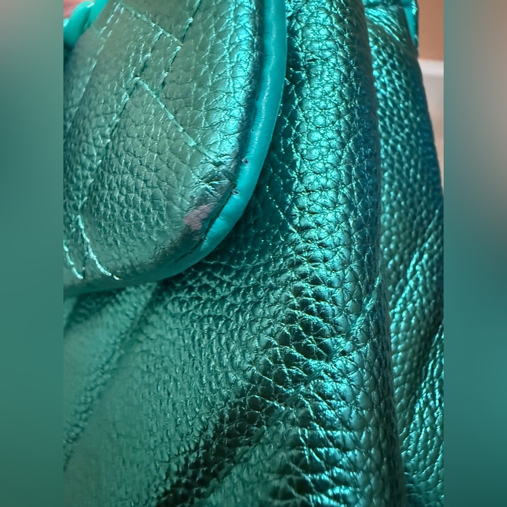 Kurt Geiger London Metallic Quilted Kensington Drench Purse - Picture 9 of 16